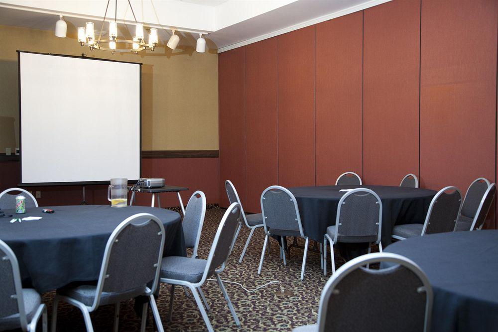 Holiday Inn Hotel & Suites Owatonna Létesítmények fotó